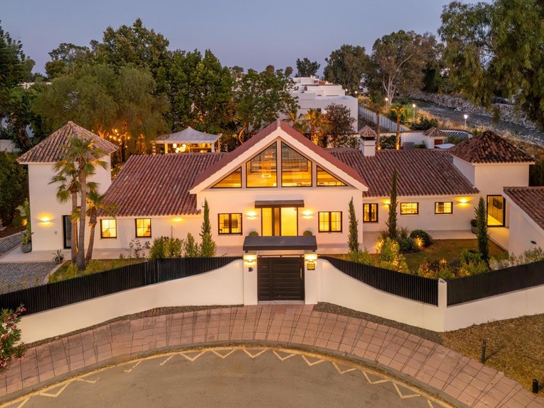 Villa for Sale in Marbella, Malaga 2