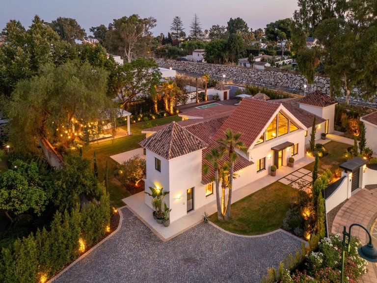 Villa for Sale in Marbella, Malaga 4