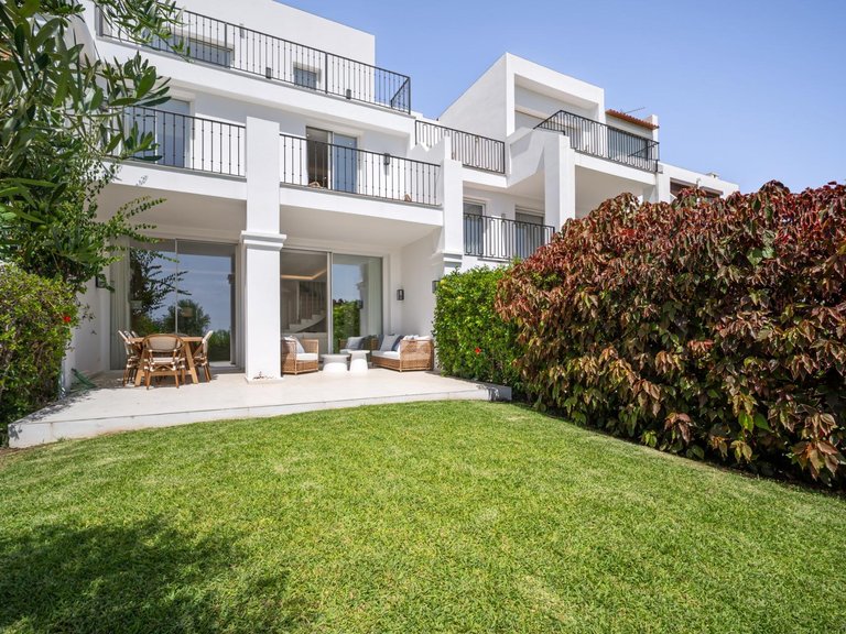 Town House for Sale in Benahavis, Malaga 1