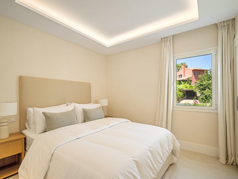 Town House for Sale in Benahavis, Malaga 12
