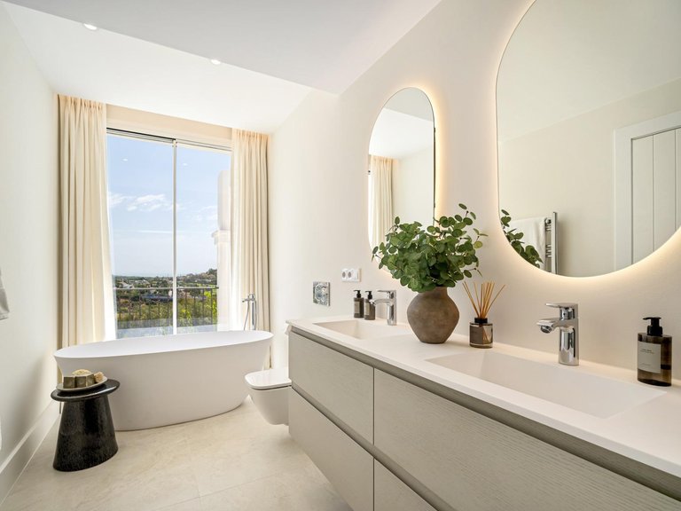 Town House for Sale in Benahavis, Malaga 19