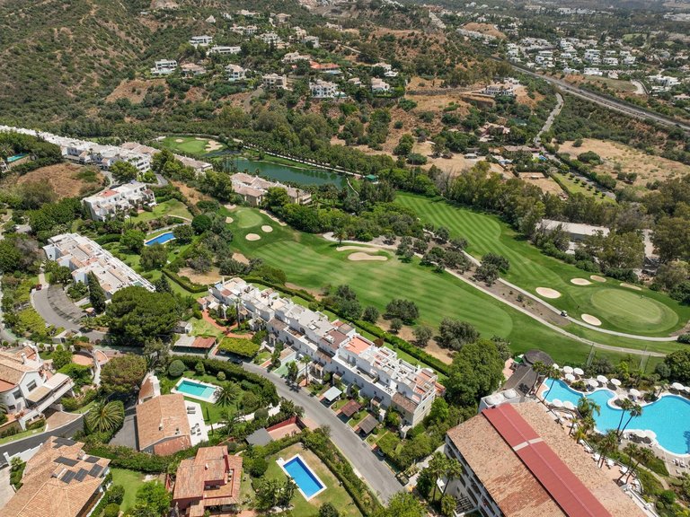 Town House for Sale in Benahavis, Malaga 38