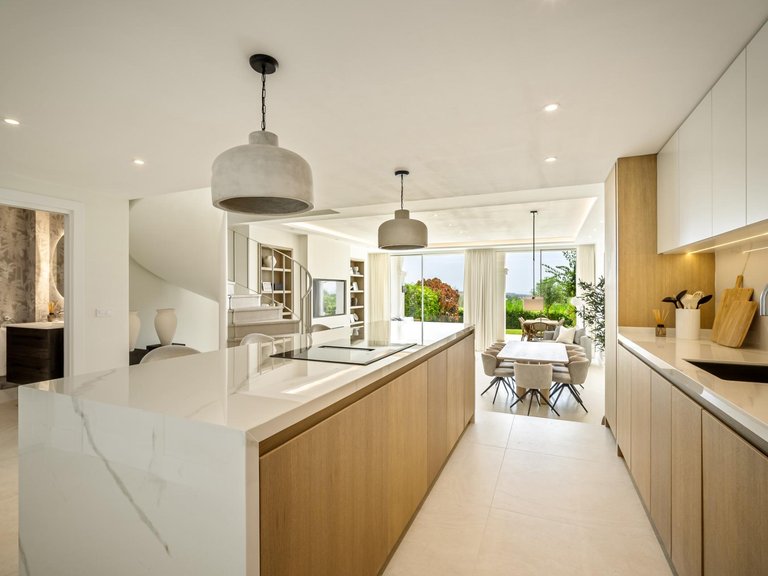 Town House for Sale in Benahavis, Malaga 8