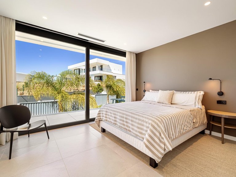 Villa for Sale in Estepona, Malaga 20