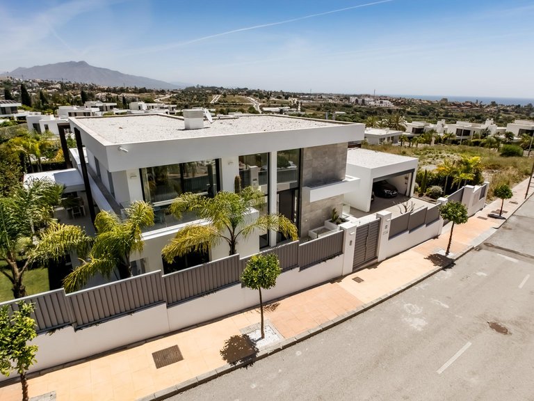 Villa for Sale in Estepona, Malaga 3