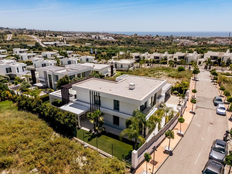 Villa for Sale in Estepona, Malaga 4