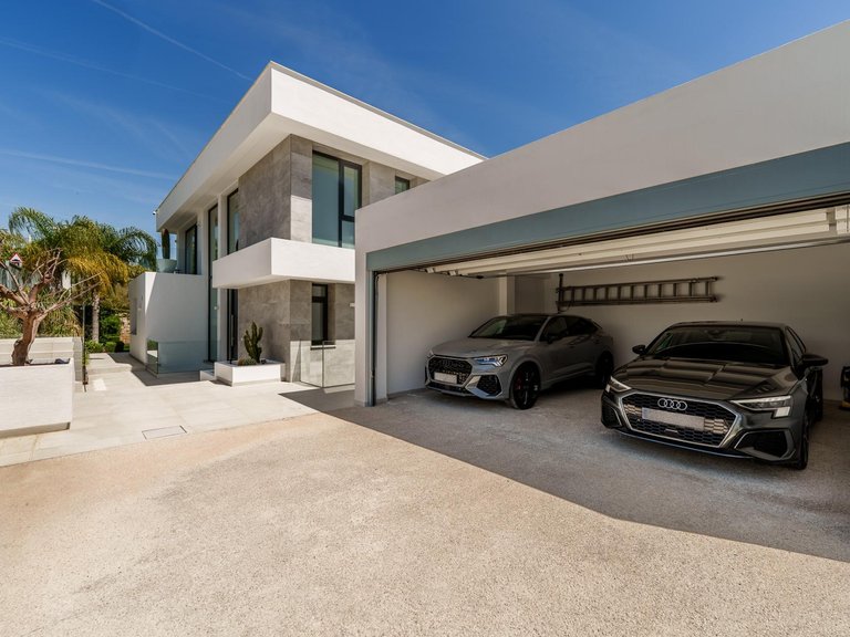 Villa for Sale in Estepona, Malaga 5