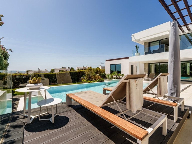 Villa for Sale in Estepona, Malaga 8