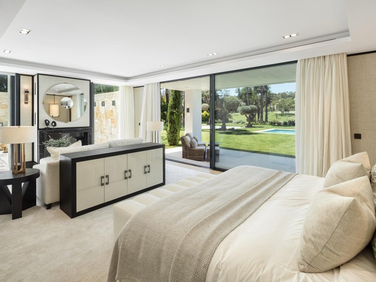 Villa for Sale in Marbella, Malaga 25