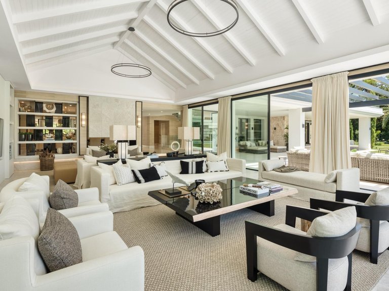 Villa for Sale in Marbella, Malaga 5