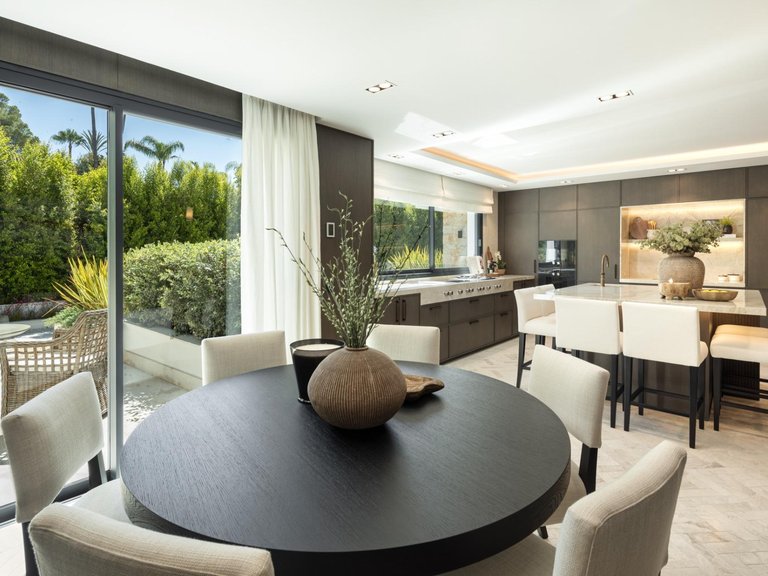 Villa for Sale in Marbella, Malaga 8