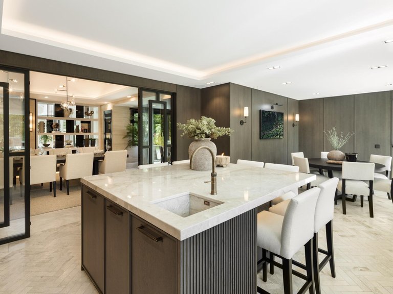 Villa for Sale in Marbella, Malaga 9
