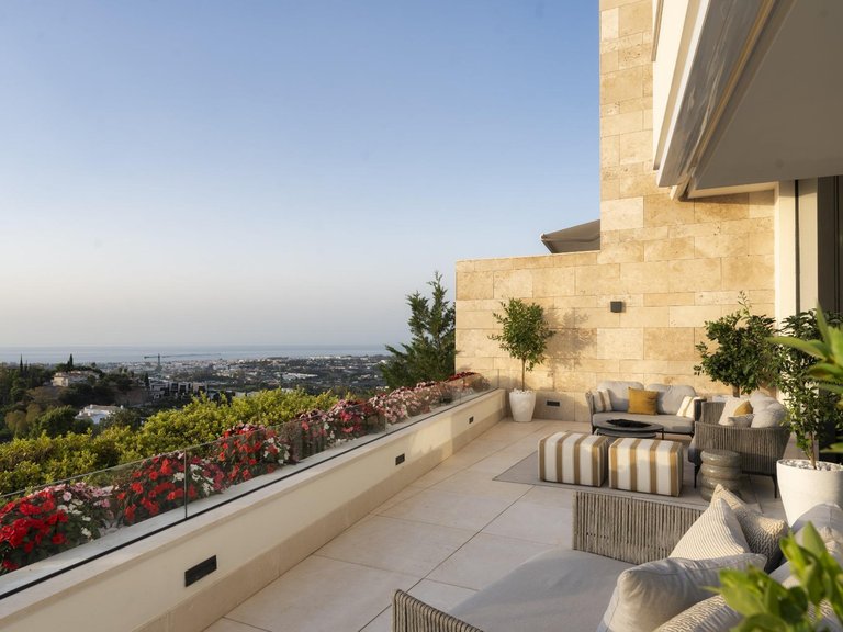 Town House for Sale in Benahavis, Malaga 25