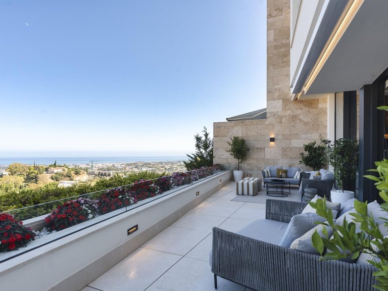 Town House for Sale in Benahavis, Malaga 31