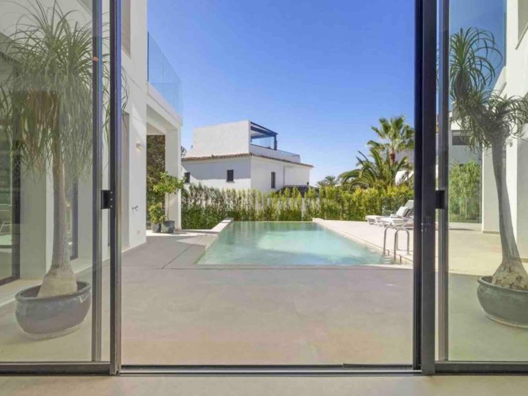 Apartment for Sale in Marbella, Malaga 31
