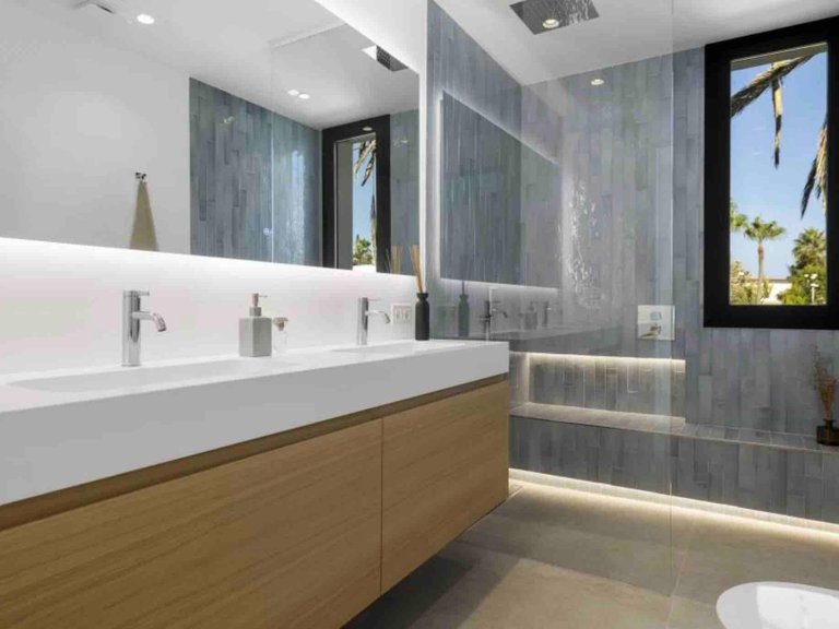 Apartment for Sale in Marbella, Malaga 38