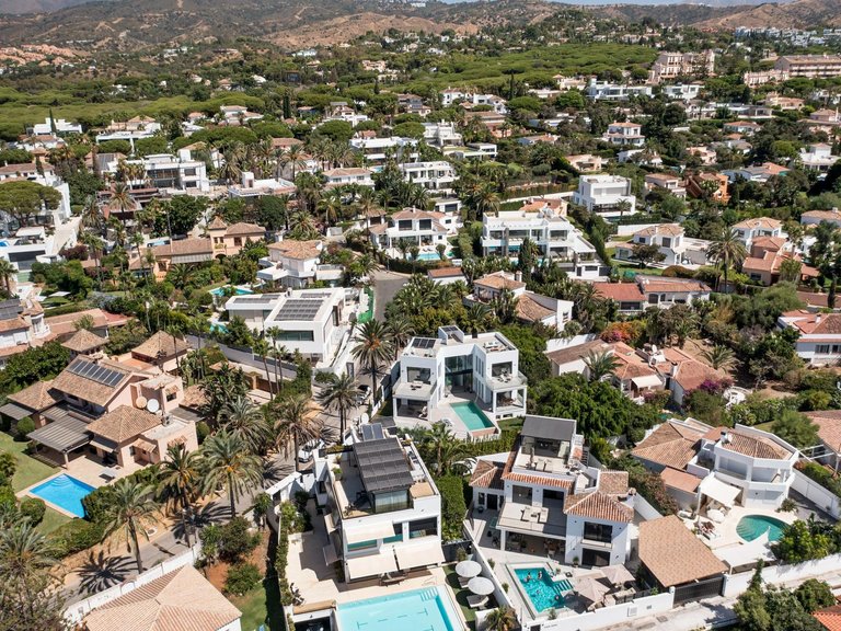 Apartment for Sale in Marbella, Malaga 43