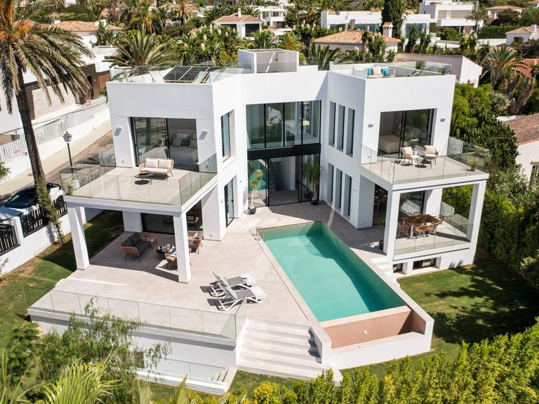 Apartment for Sale in Marbella, Malaga 44