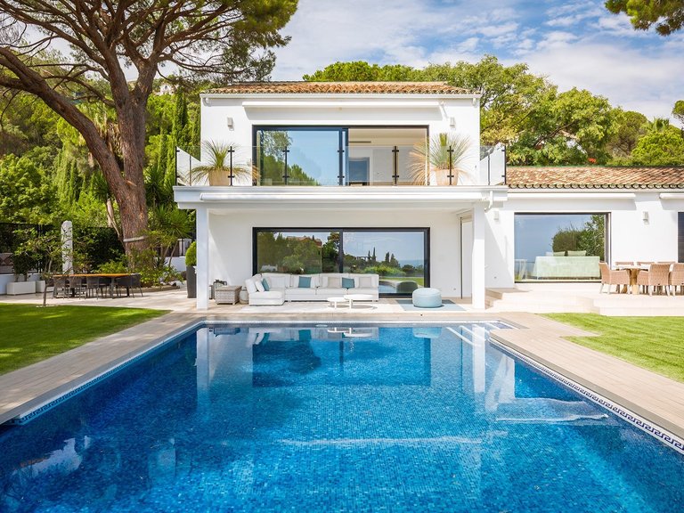 Apartment for Sale in Benahavis, Malaga 56