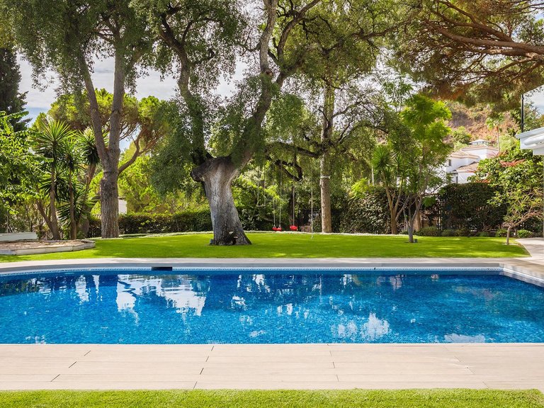 Apartment for Sale in Benahavis, Malaga 61