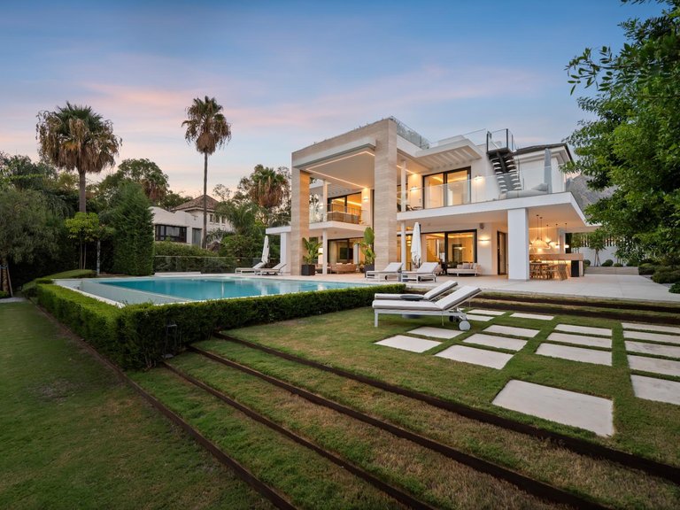 Villa for Sale in Marbella, Malaga 3