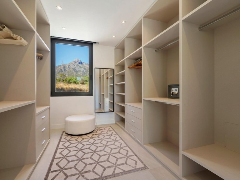 Villa for Sale in Marbella, Malaga 34