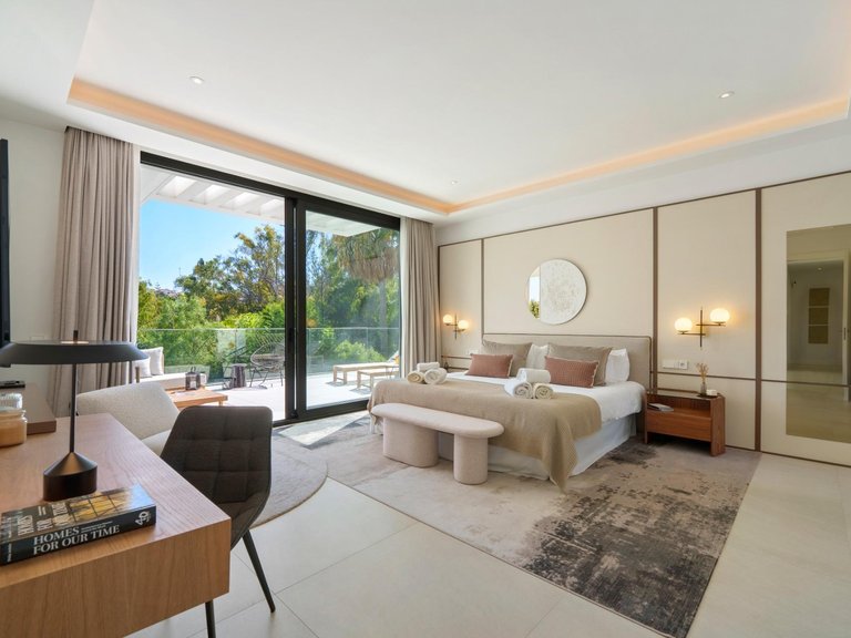 Villa for Sale in Marbella, Malaga 35