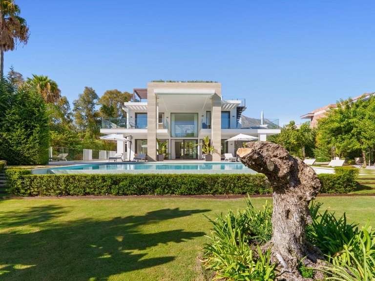 Villa for Sale in Marbella, Malaga 45