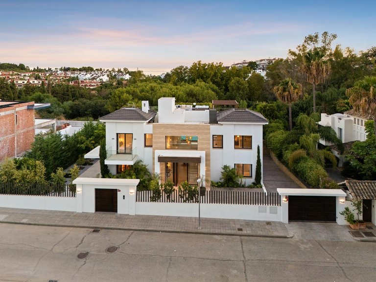 Apartment for Sale in Marbella, Malaga 59