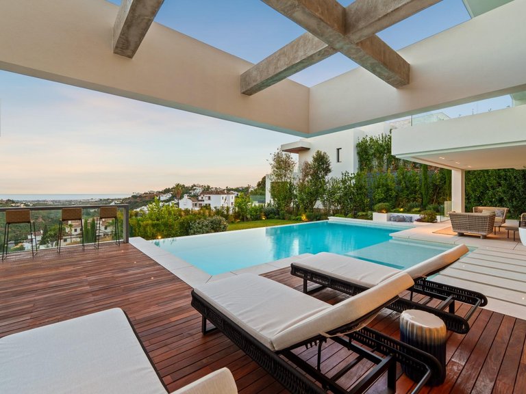 Apartment for Sale in Benahavis, Malaga 52
