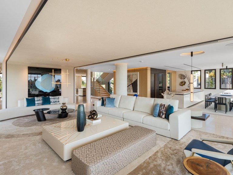 Villa for Sale in Marbella, Malaga 11