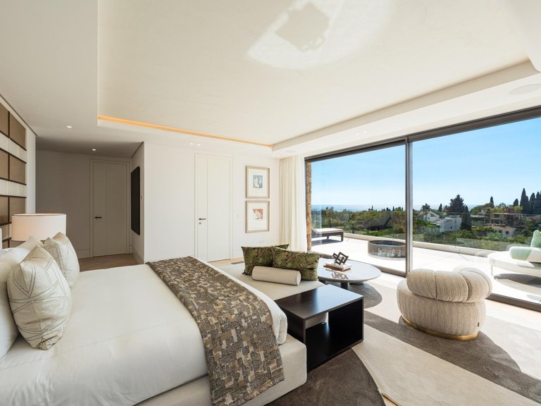 Villa for Sale in Marbella, Malaga 16