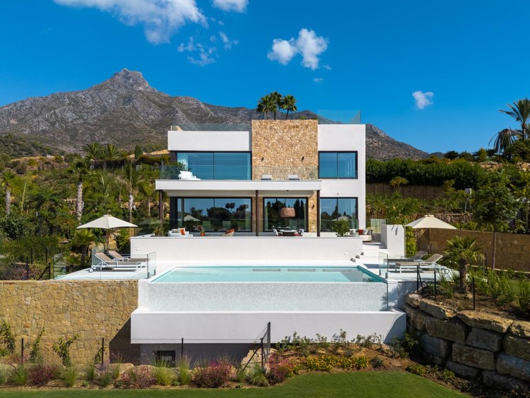 Villa for Sale in Marbella, Malaga 3