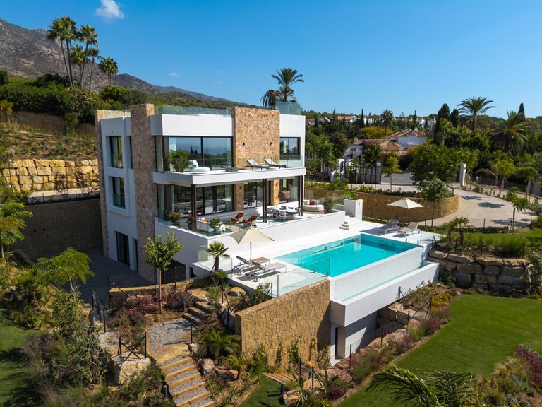 Villa for Sale in Marbella, Malaga 4