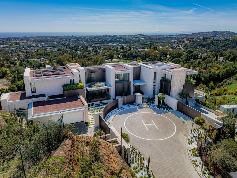 Villa for Sale in Benahavis, Malaga 26