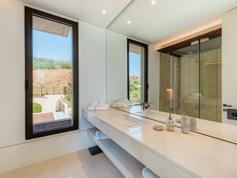 Villa for Sale in Benahavis, Malaga 36