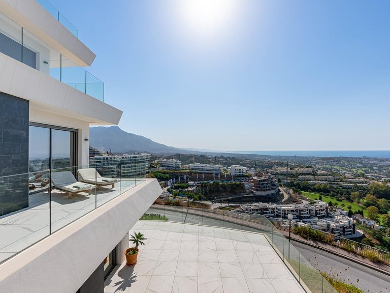 Apartment for Sale in Benahavis, Malaga 52