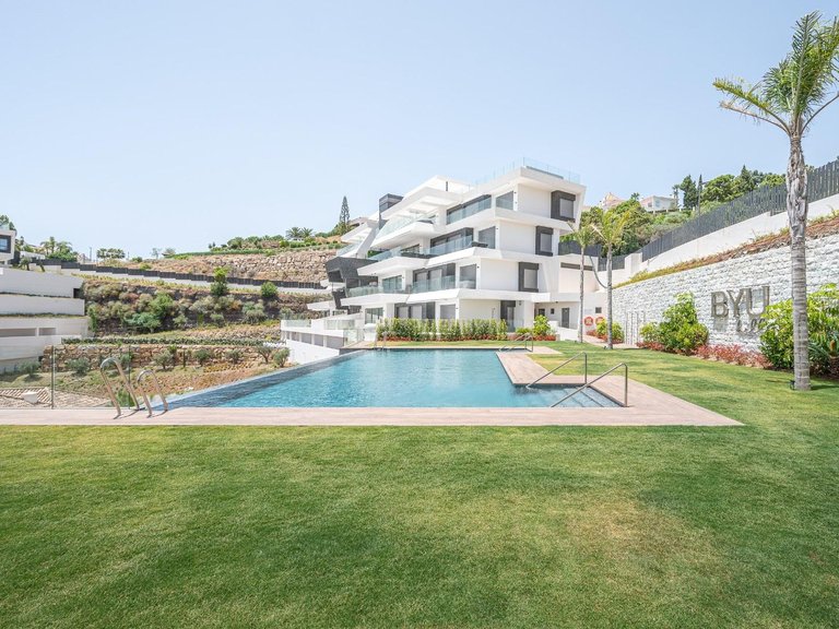 Apartment for Sale in Benahavis, Malaga 1