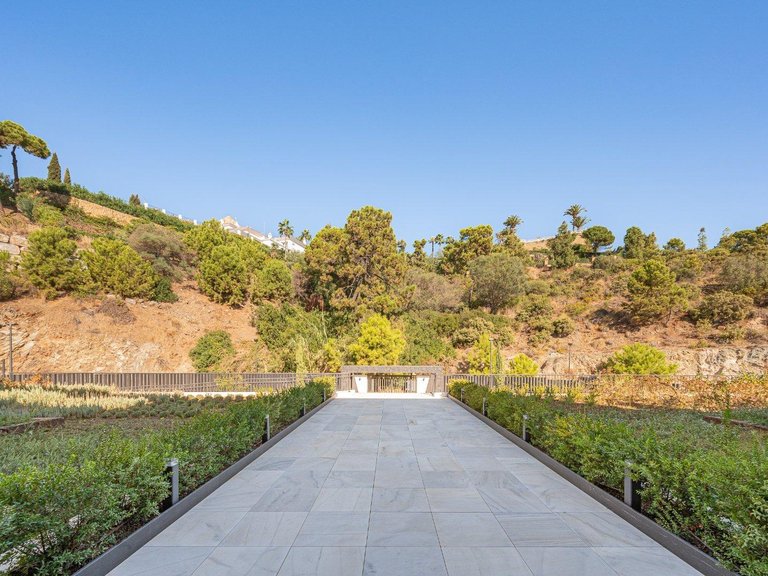 Apartment for Sale in Benahavis, Malaga 21