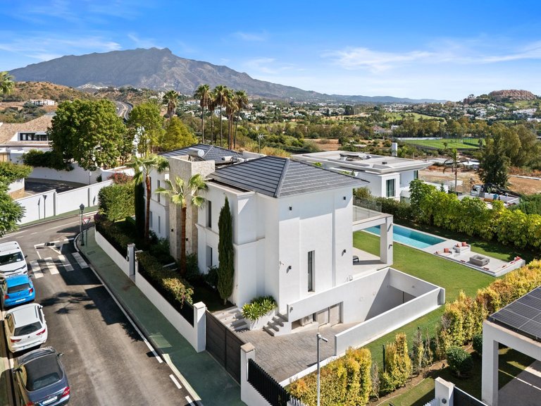 Apartment for Sale in Benahavis, Malaga 52