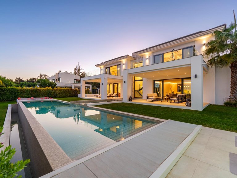 Apartment for Sale in Benahavis, Malaga 56