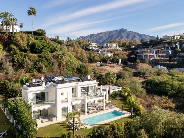 Apartment for Sale in Benahavis, Malaga 82
