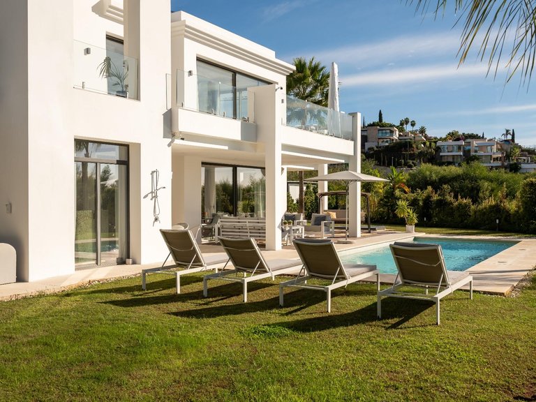 Apartment for Sale in Benahavis, Malaga 86