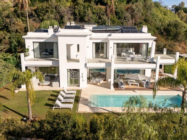 Apartment for Sale in Benahavis, Malaga 87