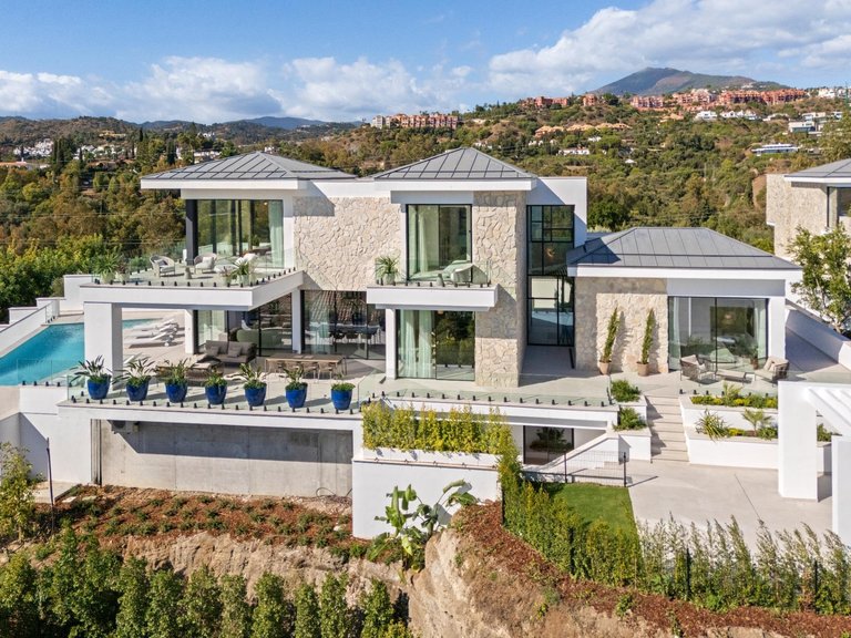Apartment for Sale in Benahavis, Malaga 3
