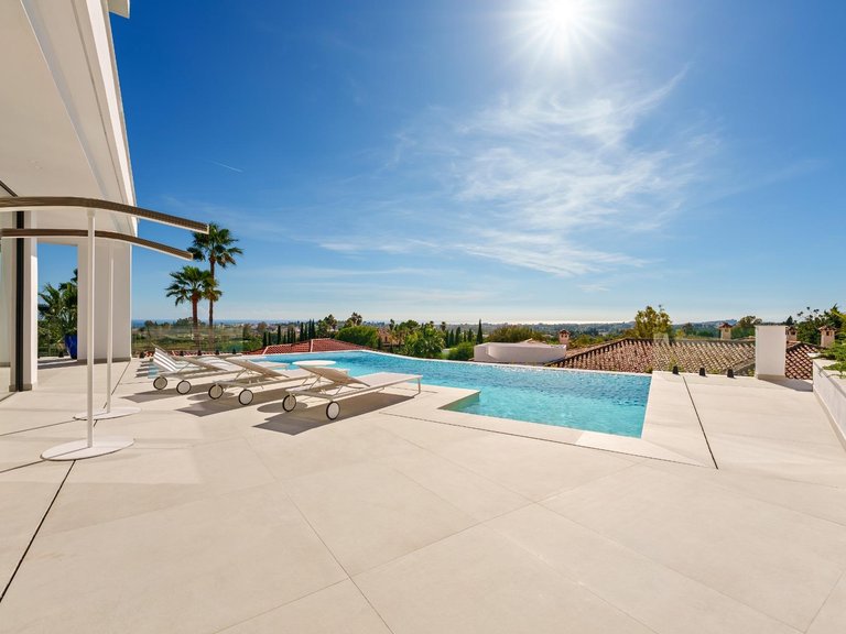 Apartment for Sale in Benahavis, Malaga 33