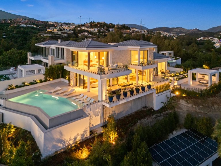 Apartment for Sale in Benahavis, Malaga 5