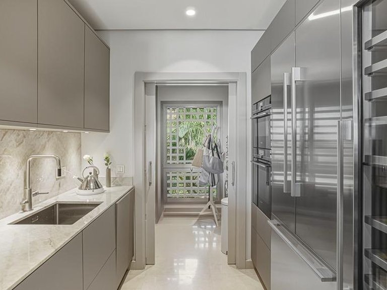 Apartment for Sale in Marbella, Malaga 15