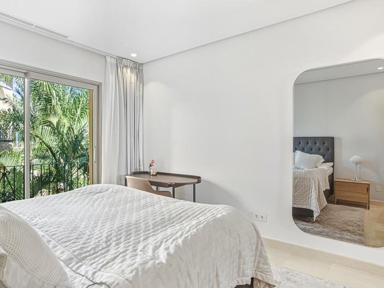 Apartment for Sale in Marbella, Malaga 25