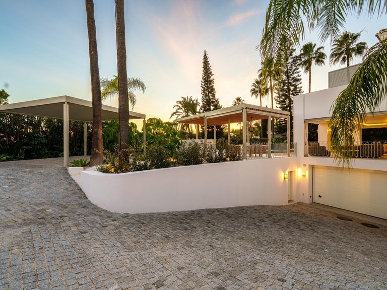 Apartment for Sale in Benahavis, Malaga 37